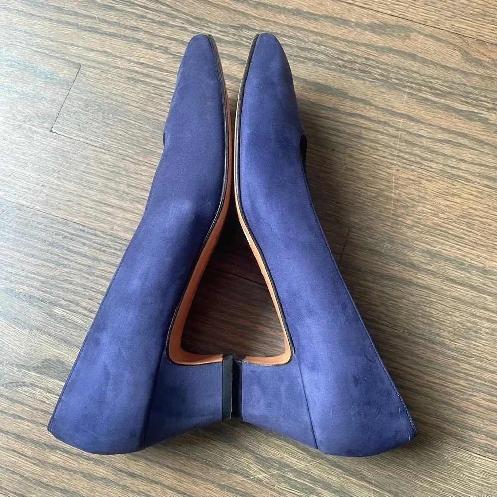 Authentic Vintage Salvatore Ferragamo Navy Blue suede pumps heels